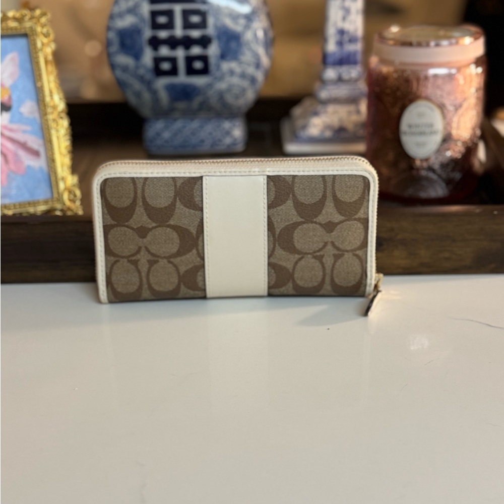 🤍🤎 COACH SIGNATURE COATED CANVAD AND LEATHER WALLET! - Picture 5 of 10